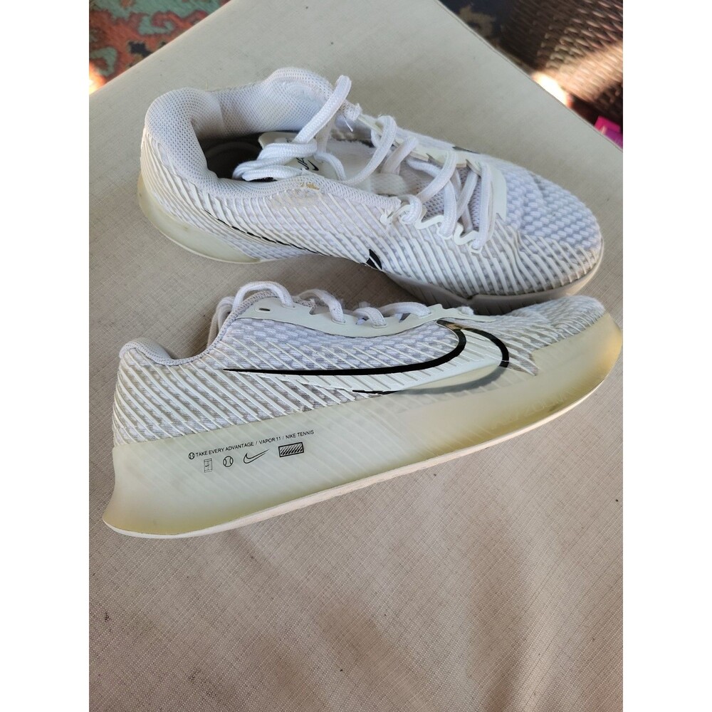 Nike Zoom Vapor 11 Hard Court Tennis Shoe Women's 6.5 Sneaker